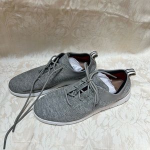 Ugg Men’s 7 Gray energ tennis shoes